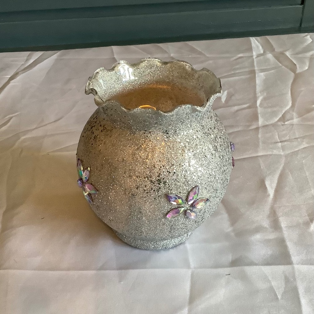 Ruffle edge vase/candle holder embellished with silver glitter and rhinestones